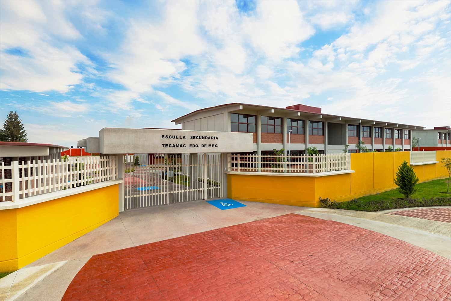 Escuela secundaria en Senderos Tecámac